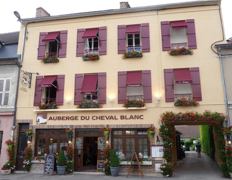 Auberge Du Cheval Blanc Avallon Dış mekan fotoğraf